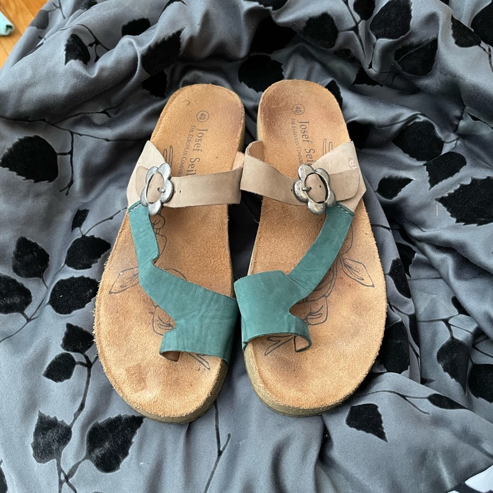 Ring Toe Slipon Leather Rustic Flower Asymmetric … - image 3